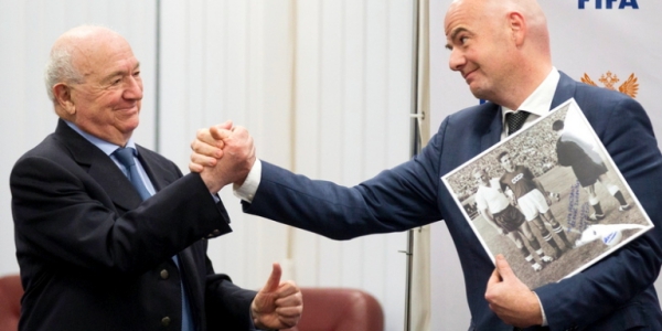 Эксперт оценил возможность Госдумы урегулировать спор банков и маркетплейсов Эксперт оценил возможность Госдумы урегулировать спор банков и маркетплейсов