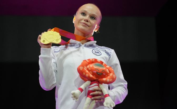 Российская гимнастка Мельникова взяла второе золото чемпионата мира в Джакарте Российская гимнастка Мельникова взяла второе золото чемпионата мира в Джакарте